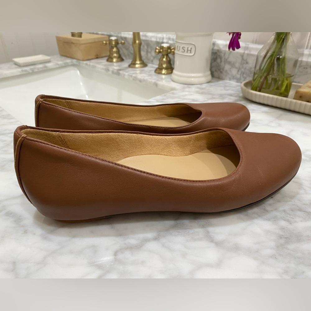 Naturalizer Maxwell Women's Tan Leather Ballet Flats Feminine - Picture 4 of 7